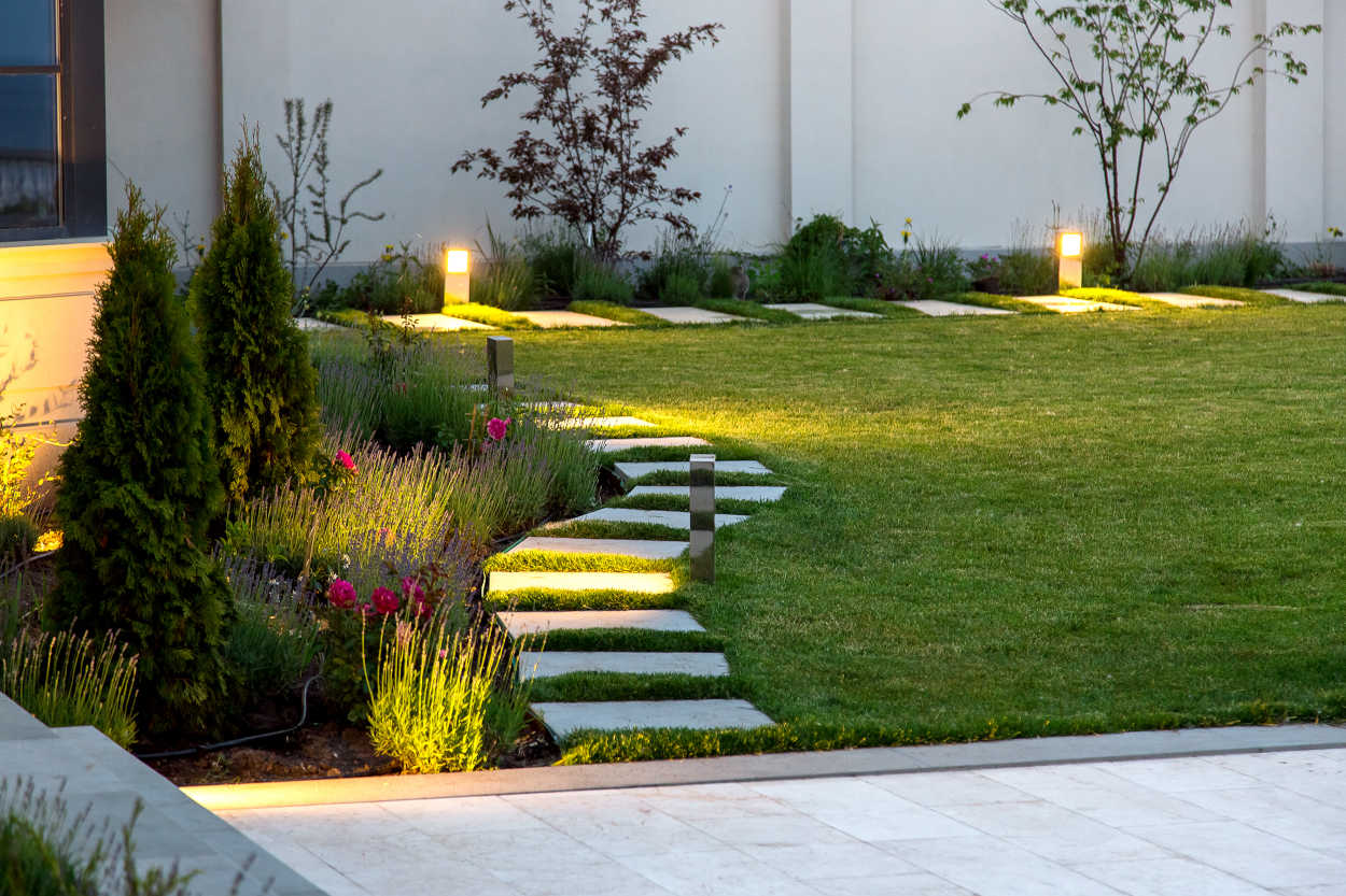 Luci LED per Illuminazione Giardino - Giardini Verdi