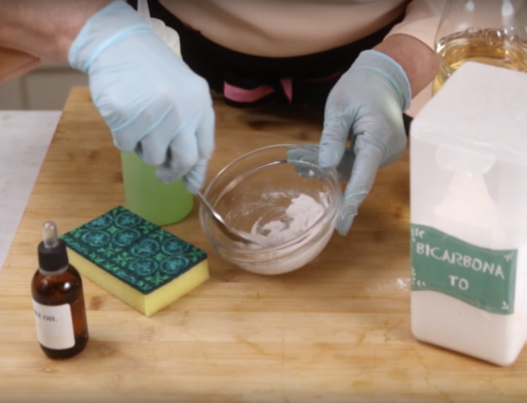 Titty&Flavia cleaning video tutorial